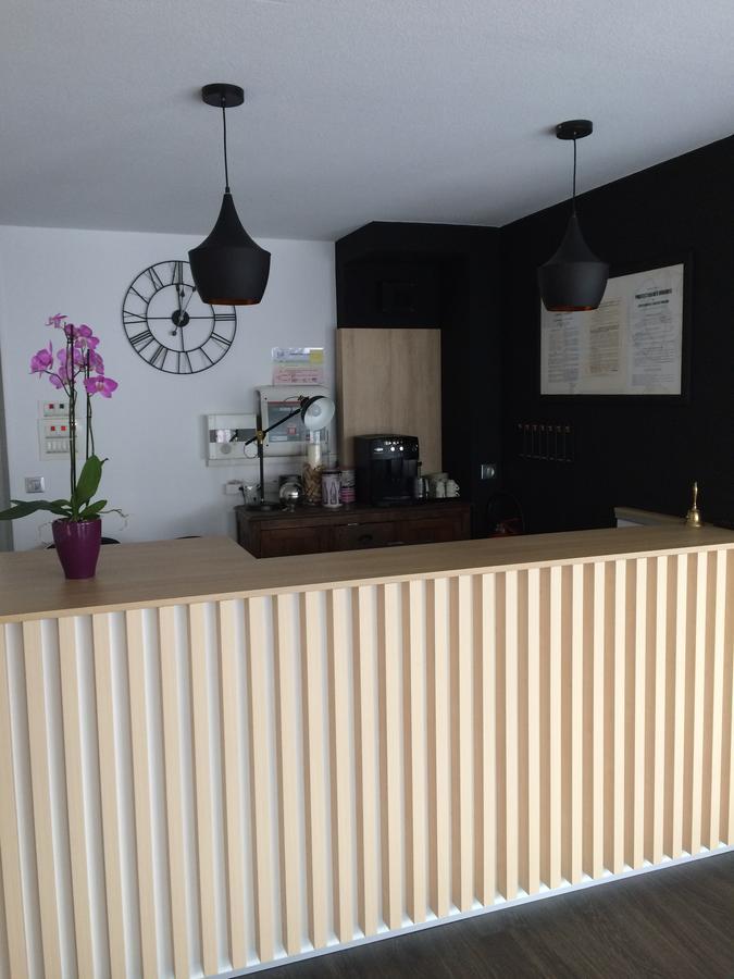 Hotel Castel Neuves-Maisons Εξωτερικό φωτογραφία